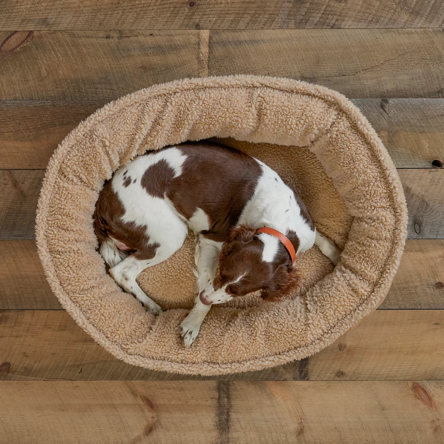 Orvis Orvis ComfortFill-Eco™ Wraparound Dog Bed with Fleece